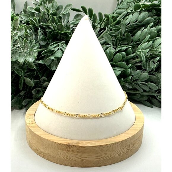 Gold Tone Chain Bracelet 8.5 Inches With Lobster Clasp - Picture 2 of 4